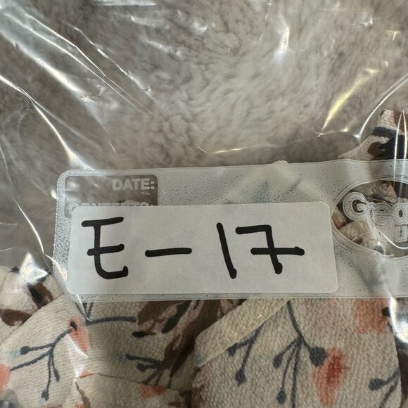 Floral top sizeL - Picture 13 of 13